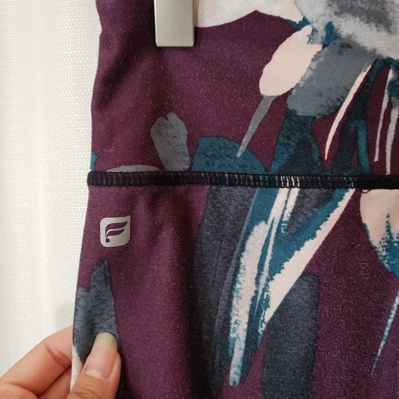 Small Fabletics Purple Teal Floral Cropped Leggings - Picture 7 of 8